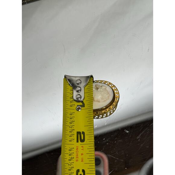 Antique 10K Gold Carved Shell Cameo Brooch Pin - Picture 7 of 8